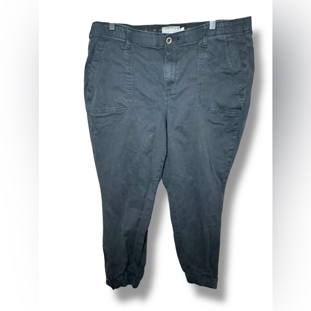 Torrid Feel the Fit Black Jogger Chino Pants Sz 18 Short EUC
